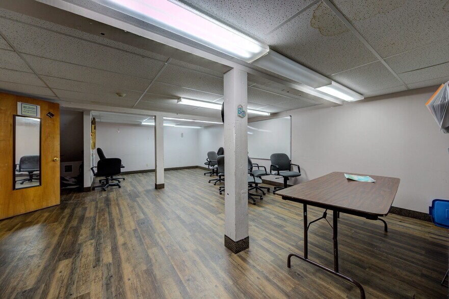 More Photos Of 800 N 42nd Ave, Minneapolis Medical For Lease