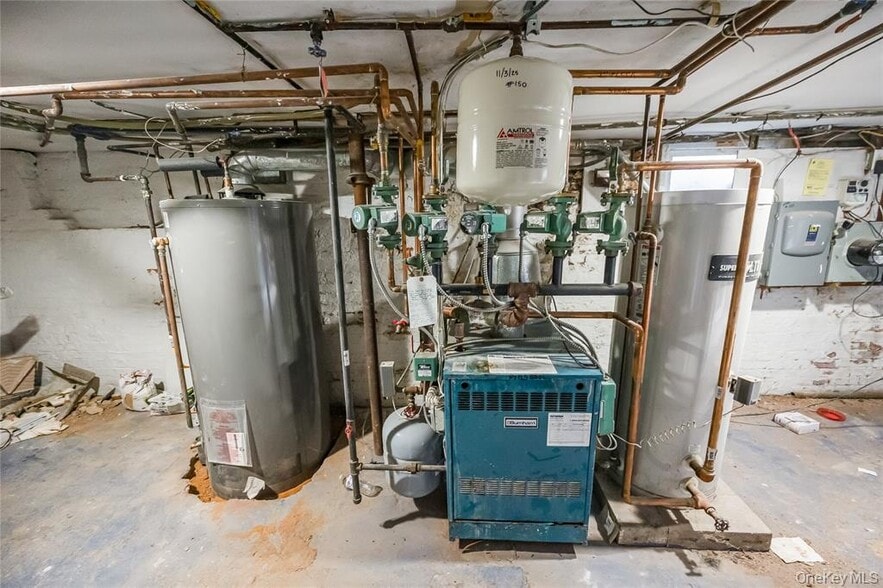 More Photos Of 222 Hempstead Ave, Lynbrook Storefront Retail Residential For Sale