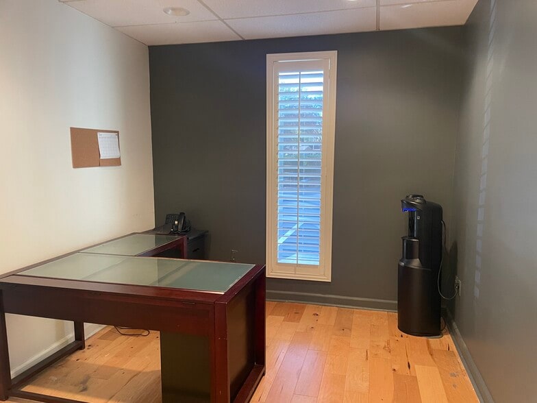 More Photos Of 803 Mount Moriah Rd, Memphis Office For Lease