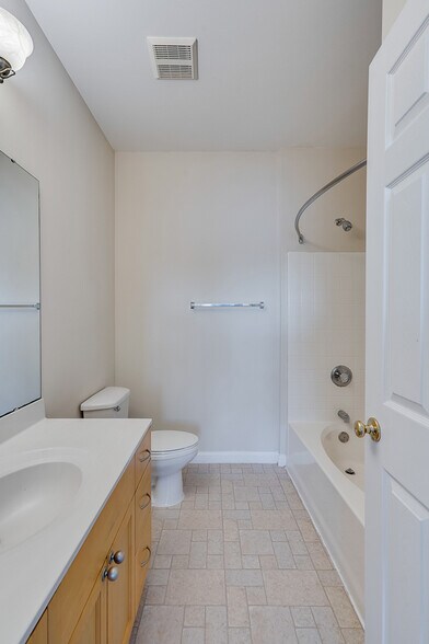 More Photos Of 1200 Greenfield Pl, O'Fallon Apartments For Sale