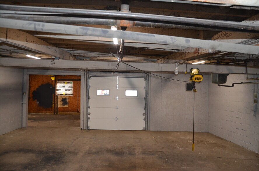 More Photos Of 726 S Broadway, Aurora Warehouse For Sale