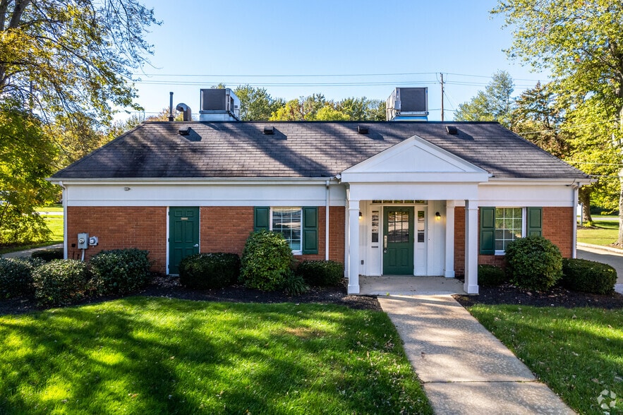 More Photos Of 1903 Hubbard Rd, Madison Office For Sale