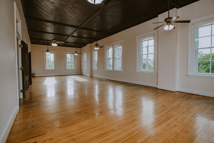 More Photos Of 441 Washington St, Portsmouth Office Residential For Sale