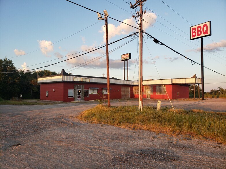 More Photos Of 6070 W US Highway 80, Terrell Convenience Store For Sale