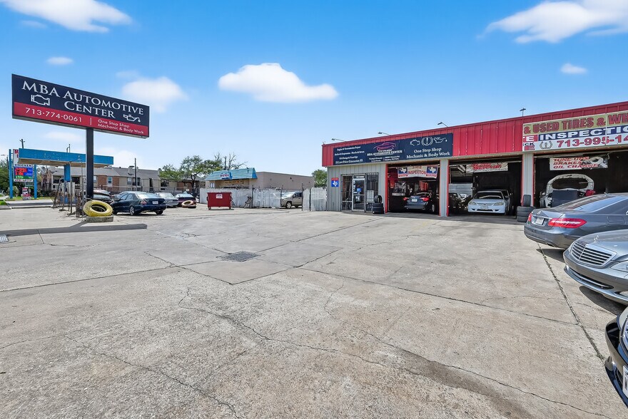 More Photos Of 10090 S Gessner, Houston General Retail For Sale