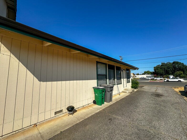 More Photos Of 2161 Ferry St, Anderson Medical For Sale