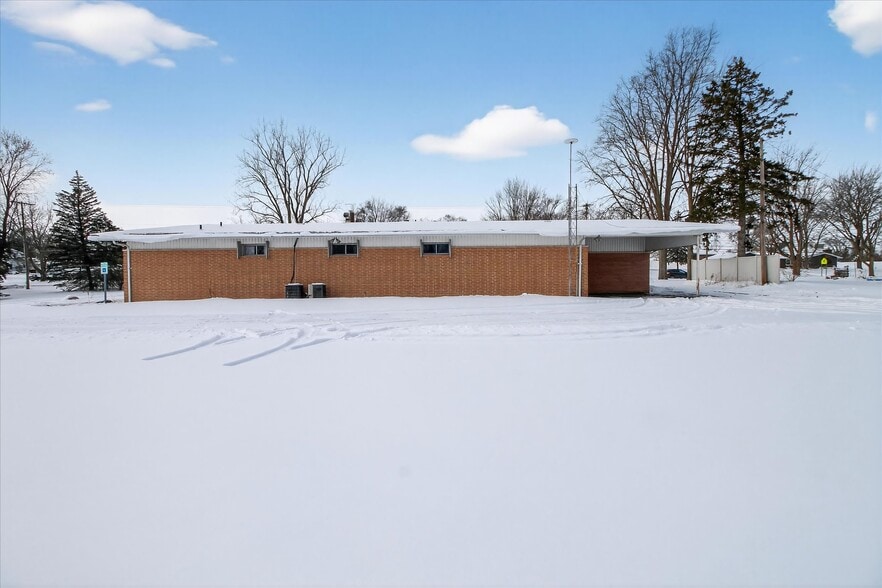 More Photos Of 820 N Pine River St, Ithaca Healthcare For Sale