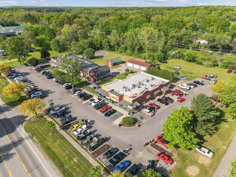 More Photos Of 1415-1427 S Milford Rd, Highland Township Storefront For Lease