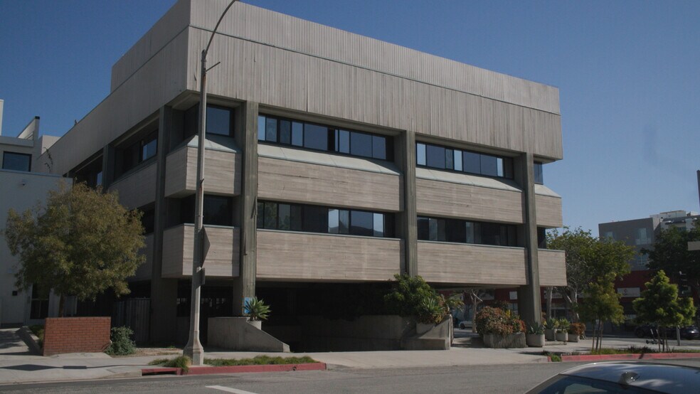 More Photos Of 701 Santa Monica Blvd, Santa Monica Office For Sale