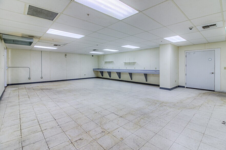 More Photos Of 503 W Prospect Rd, Moxee Warehouse For Lease