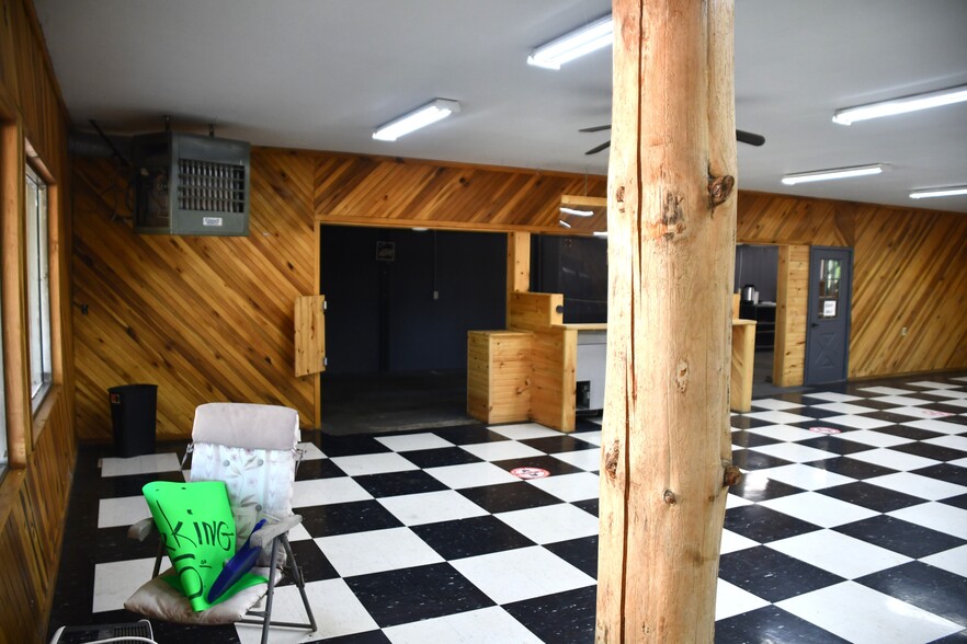 More Photos Of 138 Chestnut St, Marienville General Retail For Sale