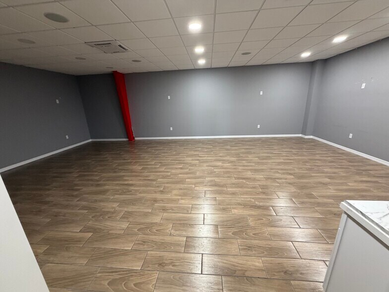 More Photos Of 1850 Whitfield Ave, Sarasota Industrial For Lease