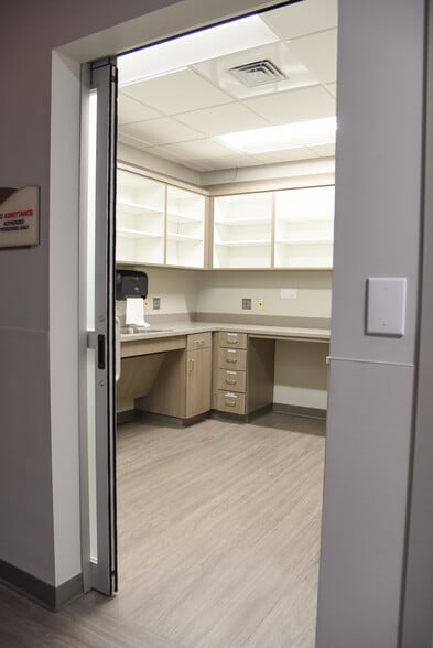 More Photos Of 1635 Highway 31, Hartselle Medical For Sale