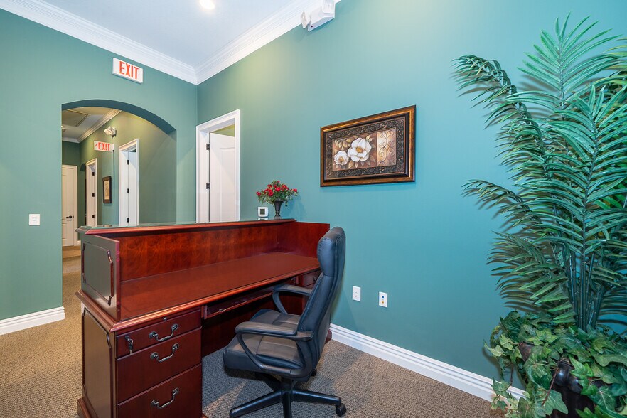 More Photos Of 891 Outer Rd, Orlando Medical For Lease