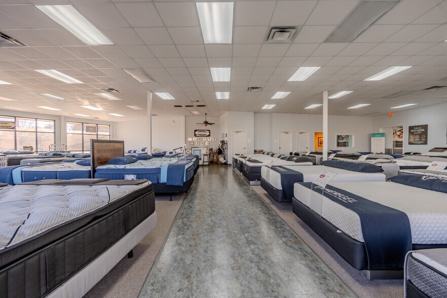 More Photos Of 1088 S Pendleton St, Easley Freestanding For Lease