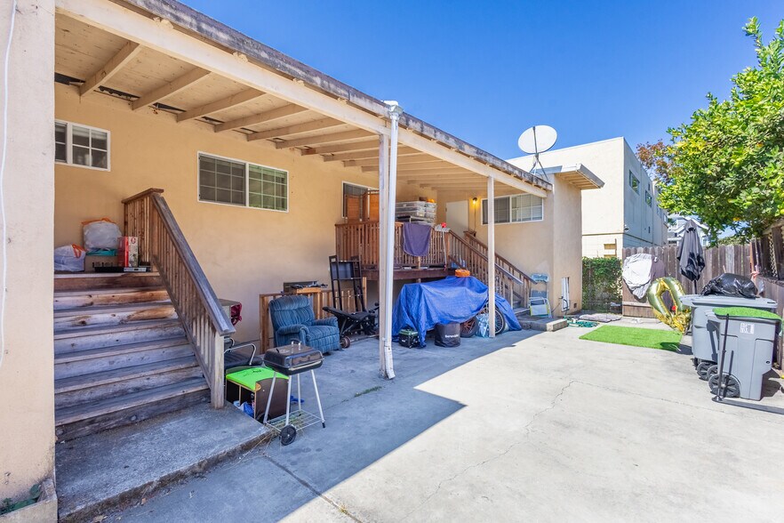 More Photos Of 3109 Sacramento St, Berkeley Storefront Retail Residential For Sale