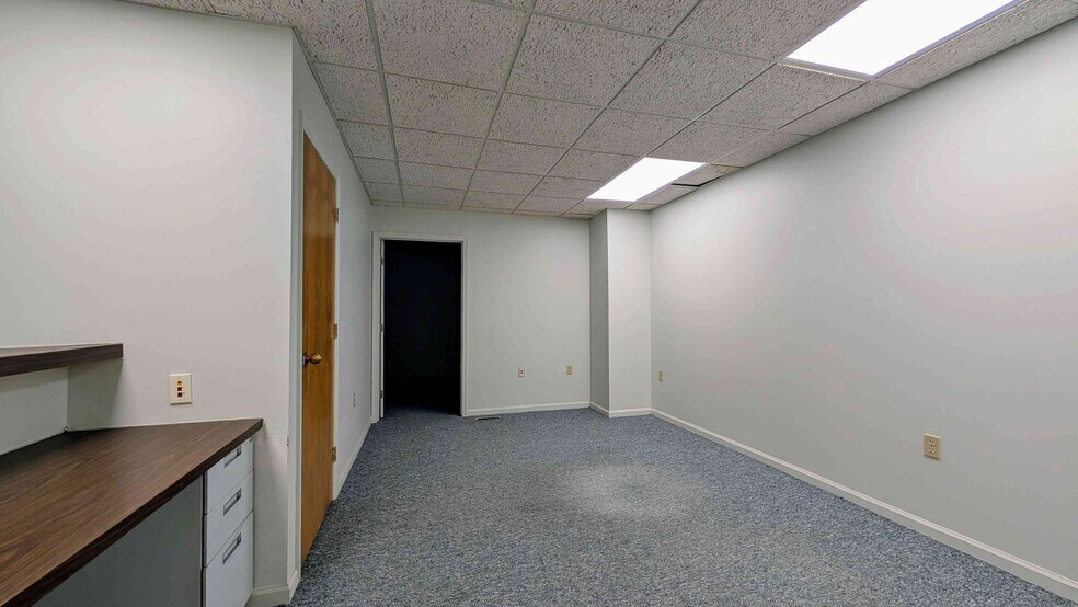 More Photos Of 2227 Chapline St, Wheeling Office For Lease