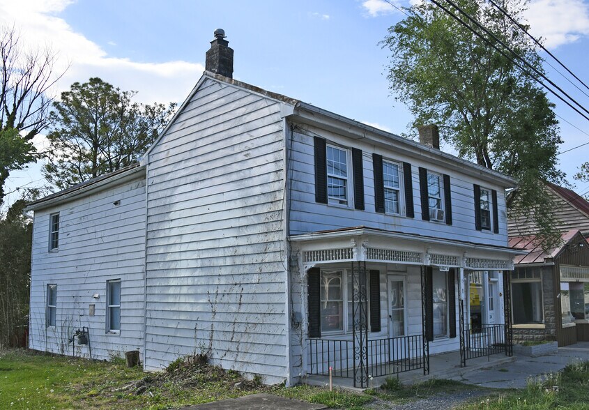 More Photos Of 5322 Main St, Stephens City Storefront Retail Residential For Lease