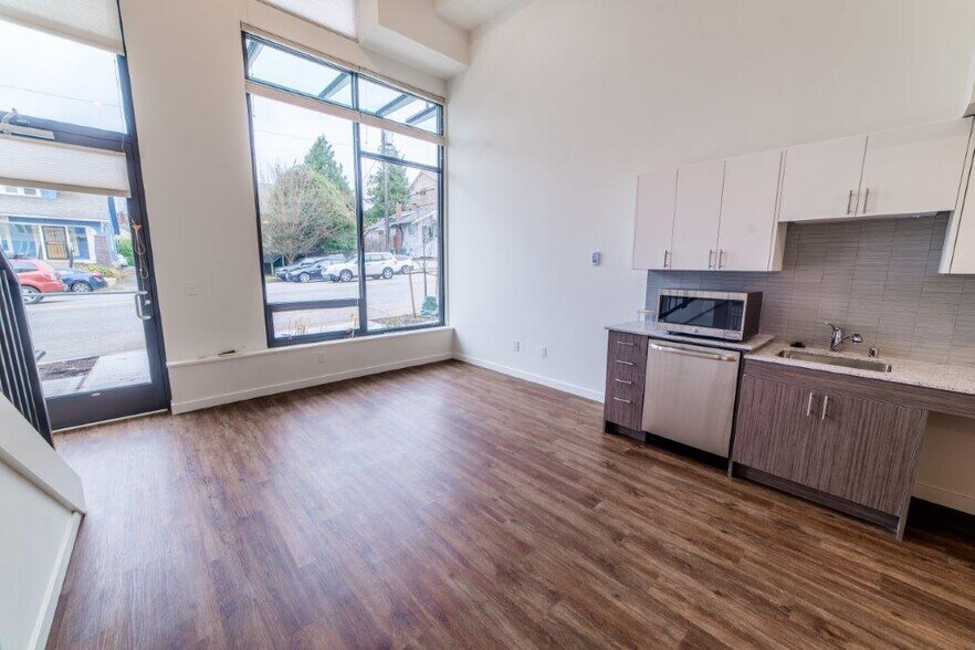 More Photos Of 7016 15th Ave NW, Seattle Apartments For Lease