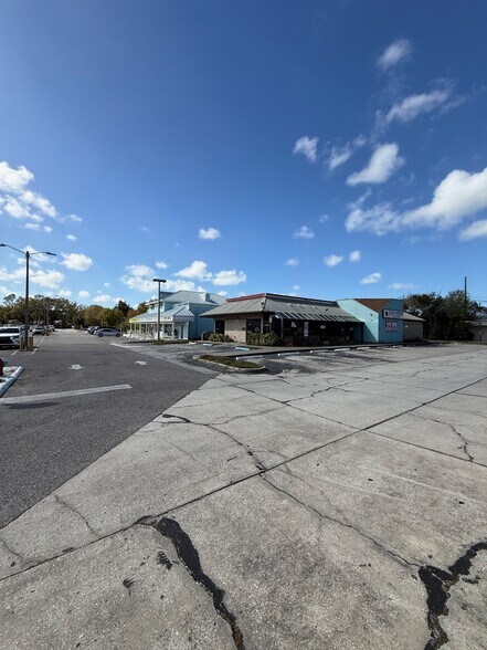 More Photos Of 660 Alderman Rd, Palm Harbor Fast Food For Sale
