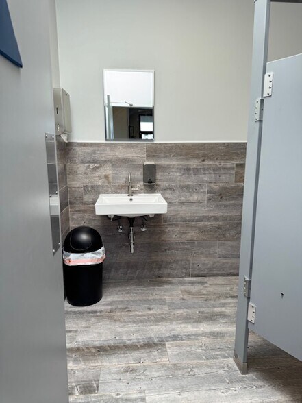 More Photos Of 2633 Loma Vista Rd, Ventura Medical For Sale