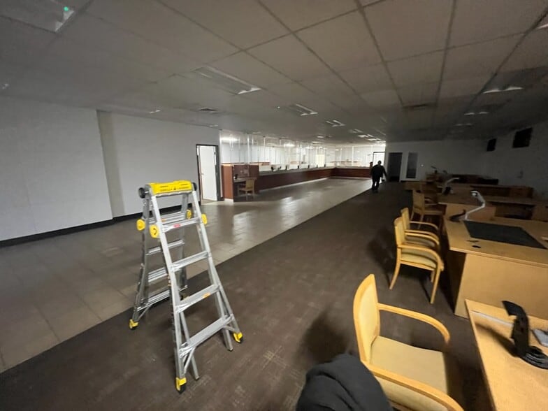 More Photos Of 1309 N Chester Ave, Bakersfield Bank For Sale