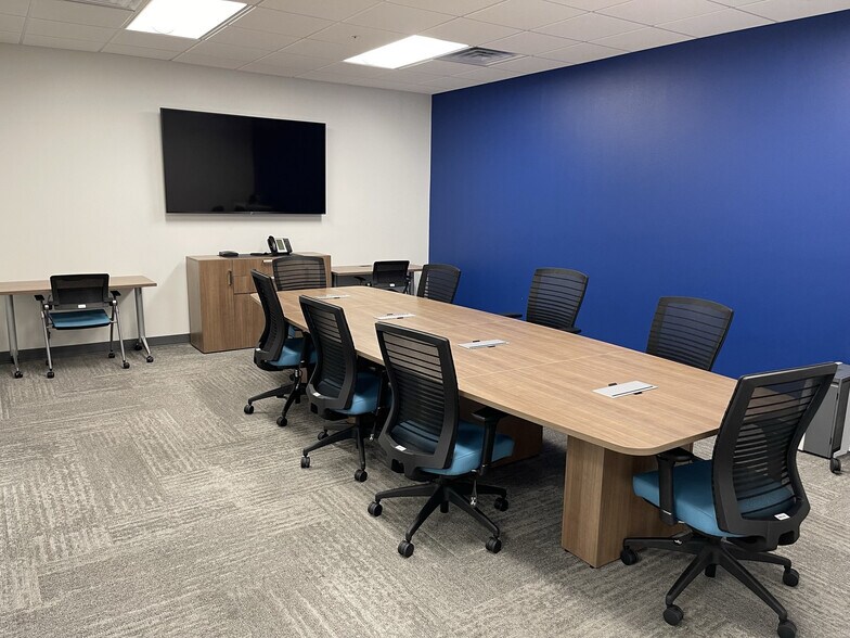 More Photos Of 7020 Professional Pky E, Sarasota Office For Lease