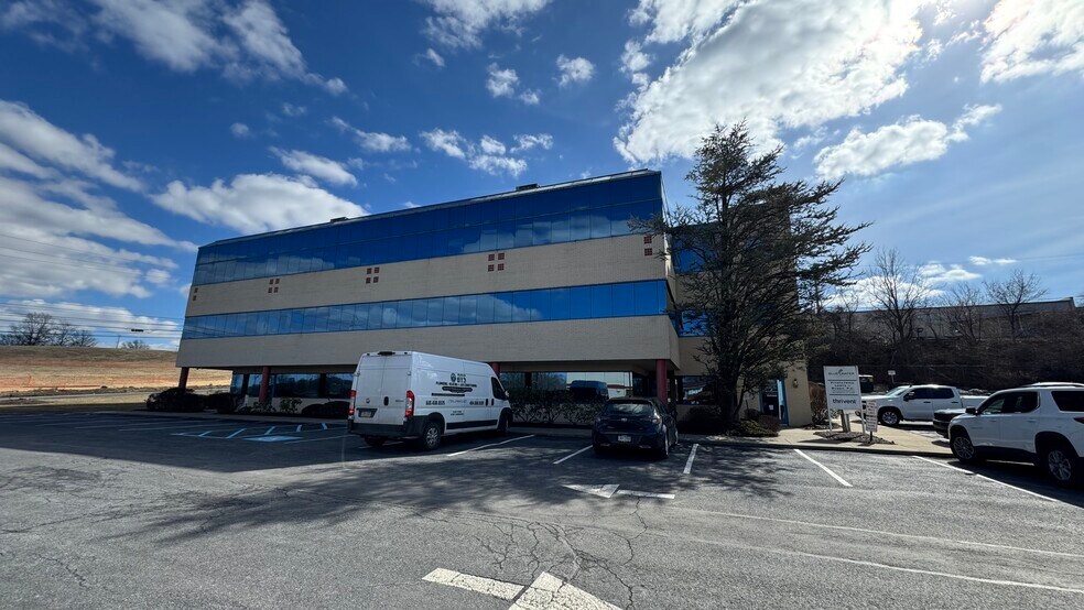 More Photos Of 400 S Greenwood Ave, Easton Office For Sale