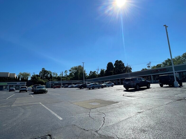 More Photos Of 8125-8187 Mall Rd, Florence Unknown For Lease
