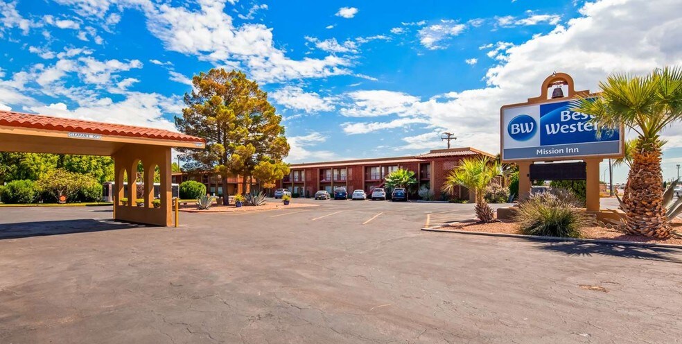 More Photos Of 1765 S Main St, Las Cruces Hotel For Sale