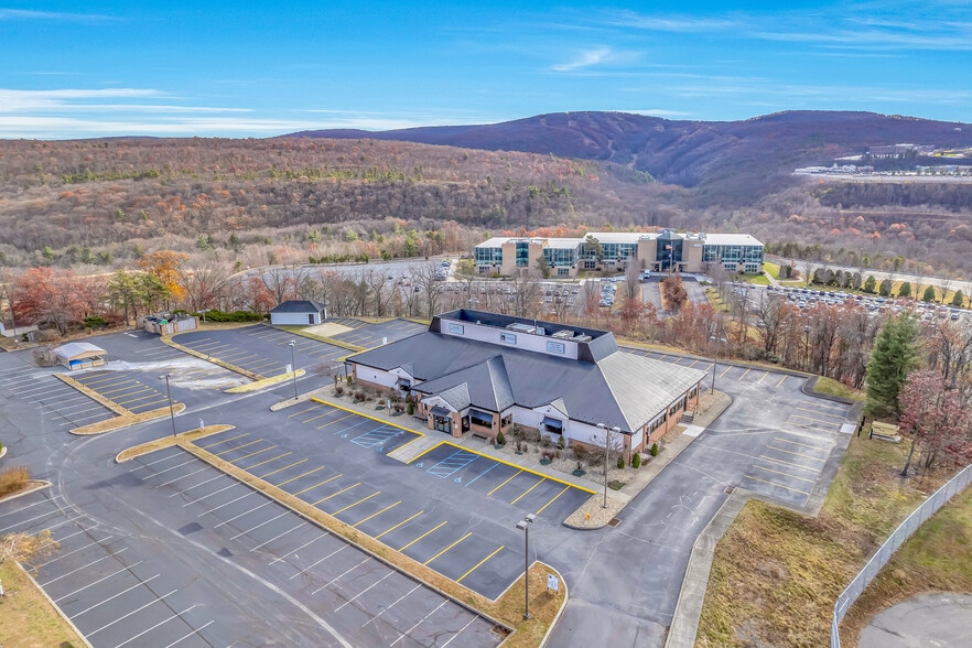 More Photos Of 20 Montage Mountain Rd, Moosic Restaurant For Lease