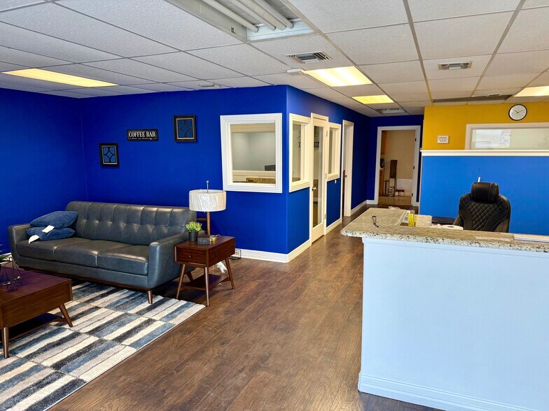 More Photos Of 5973-5977 Bandera Rd, San Antonio Unknown For Lease