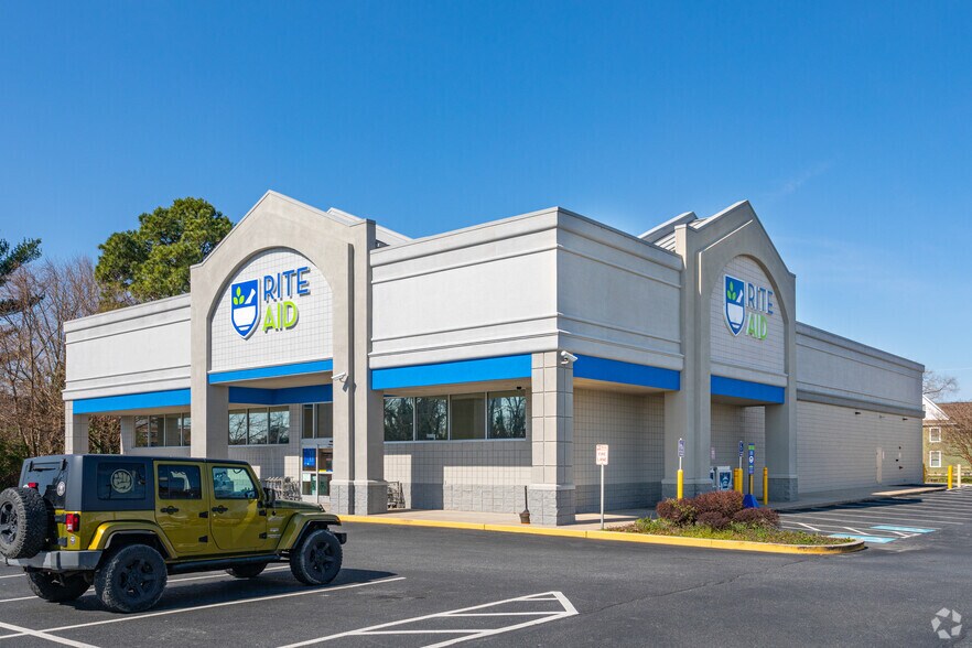 More Photos Of 3004 S Dupont Hwy, Camden Wyoming Drugstore For Lease