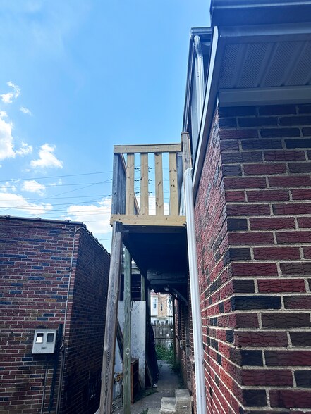 More Photos Of 204 N Maryland Ave, Wilmington Flex For Sale