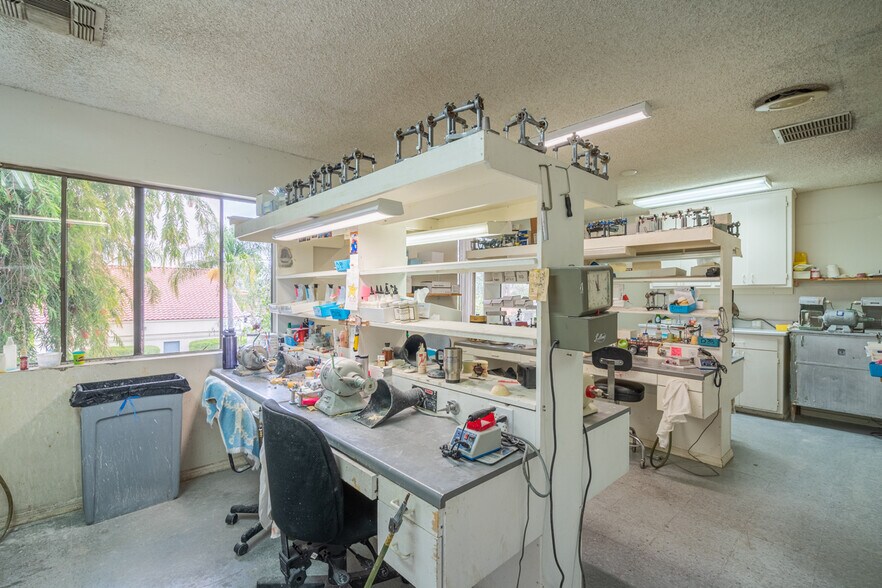 More Photos Of 899 E Grand Ave, Escondido Medical For Sale