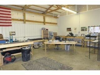 More Photos Of 315 Railroad St, Rockwell Warehouse For Lease