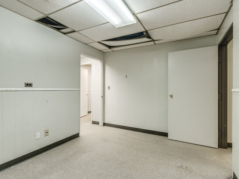 More Photos Of 5835 S Pennsylvania Ave, Oklahoma City Medical For Sale