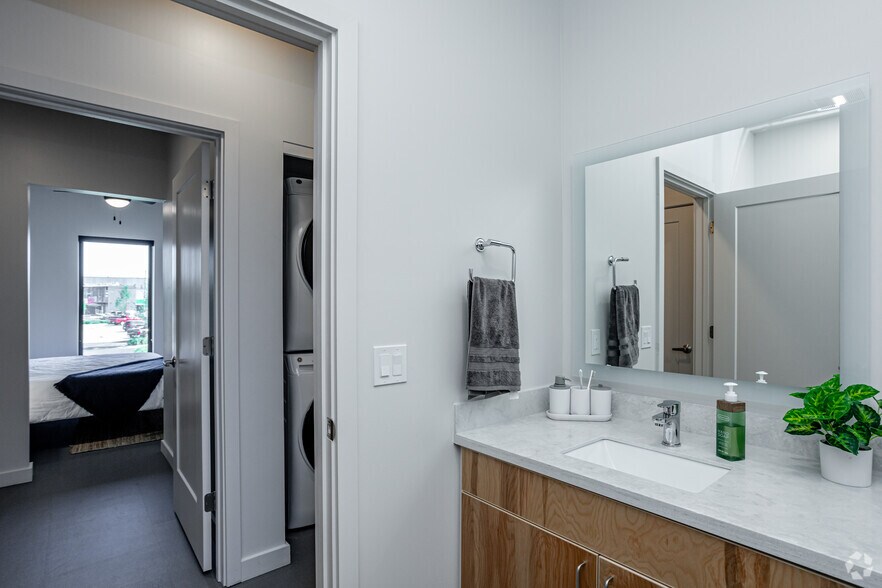 More Photos Of 202 E Emma Ave, Springdale Apartments For Lease