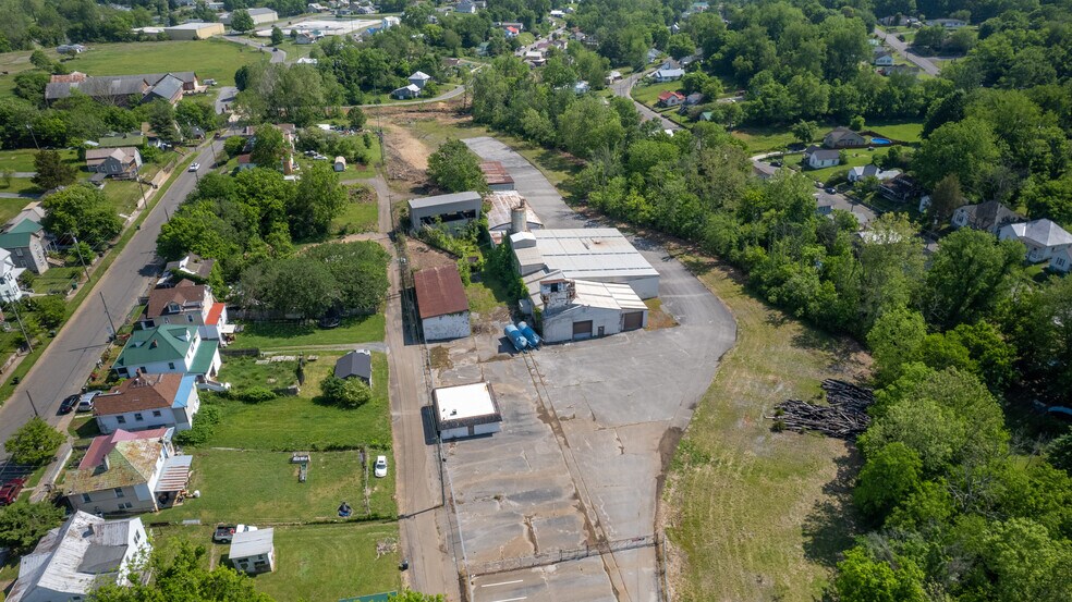 More Photos Of 111 E Mary St, Bristol Warehouse For Lease