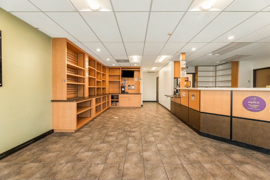 More Photos Of 20805 Hawthorne Blvd, Torrance Veterinarian Kennel For Lease