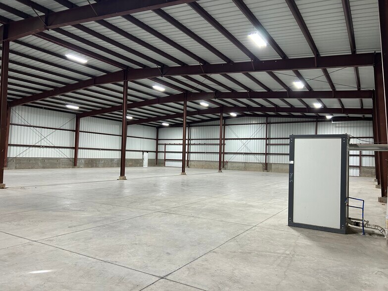 More Photos Of 2700 Kane Springs Rd, Parowan Warehouse For Lease