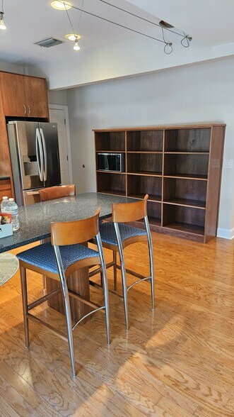 More Photos Of 3001 W Azeele St, Tampa Office For Lease