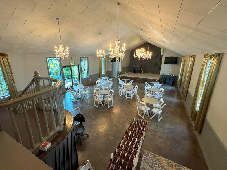 More Photos Of 22418 SW Pine St, Sherwood Freestanding For Lease