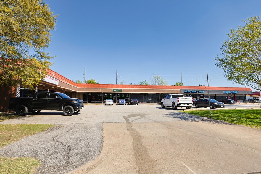 More Photos Of 13660-13670 Westheimer Rd, Houston Auto Repair For Sale