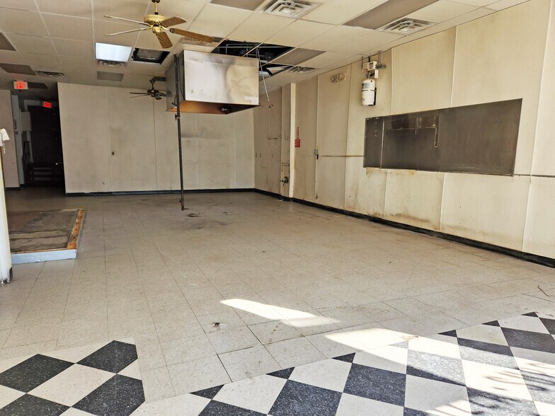 More Photos Of 4707-4711 Chase Ave, Bethesda Freestanding For Lease