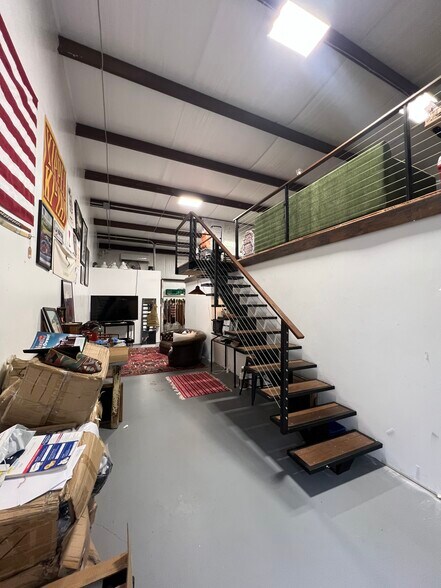 More Photos Of 22108 Hwy 71 W, Spicewood Light Manufacturing For Lease