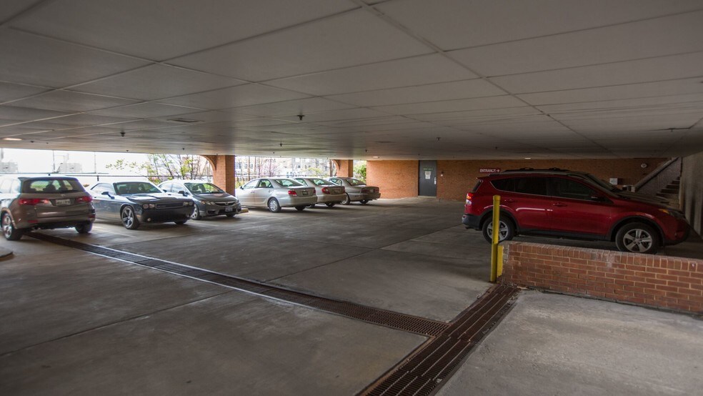 More Photos Of 2001 Glen Echo Rd, Nashville Office For Sale