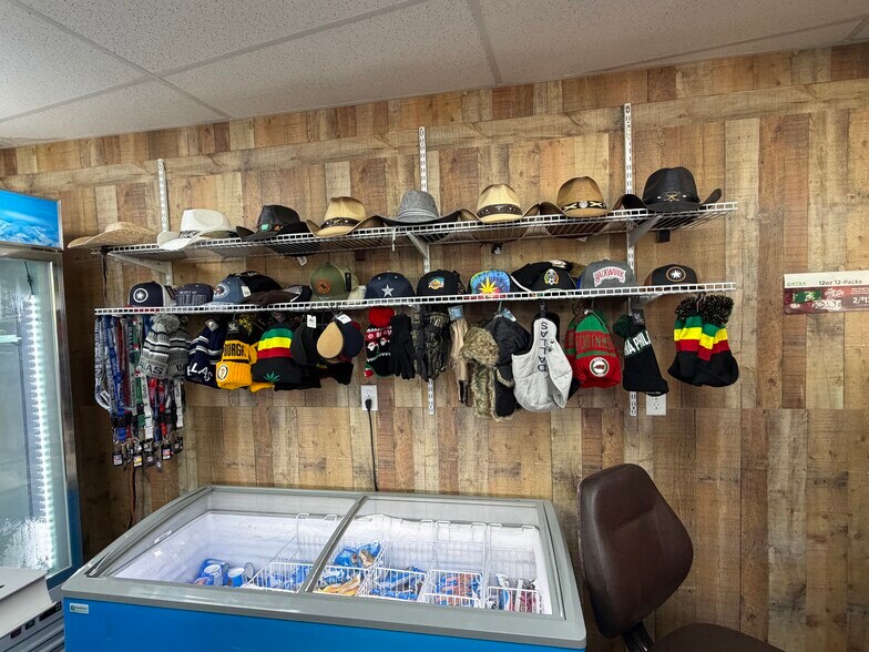 More Photos Of 1515 S Mobberly Ave, Longview Service Station For Sale