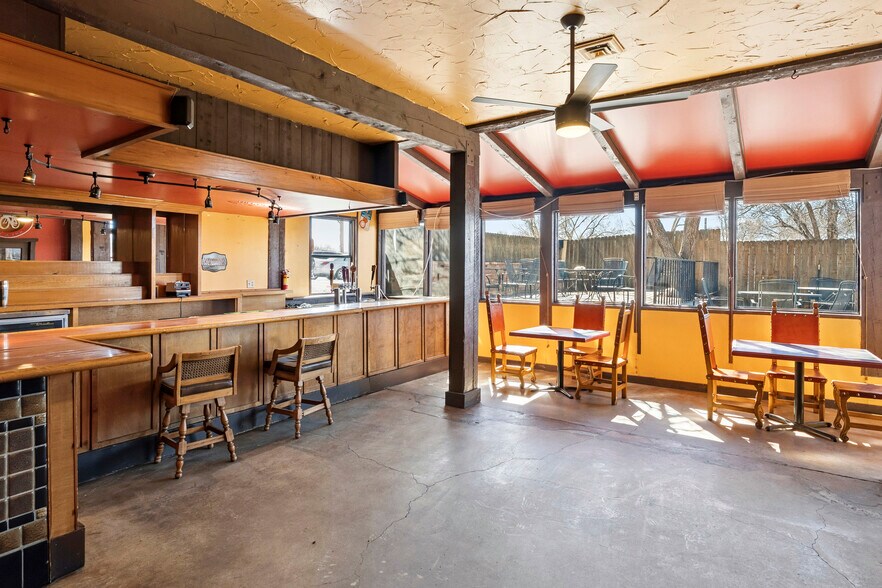 More Photos Of 8 S Grand Ave, Montrose Storefront Retail Residential For Lease