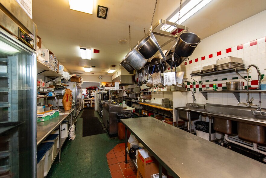 More Photos Of 1298 N Highway 47, Union Freestanding For Sale